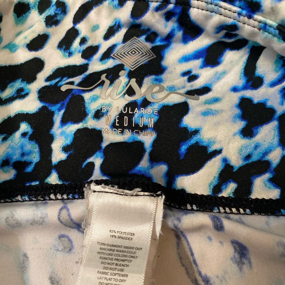 Lularoe Rise collection workout Capri - Picture 2 of 3